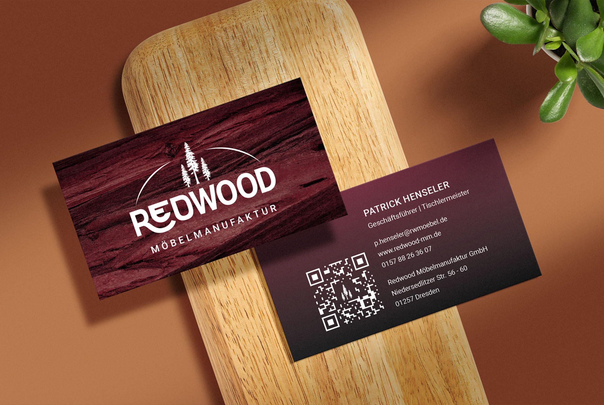 Redwood Möbelmanufaktur — business card on wood